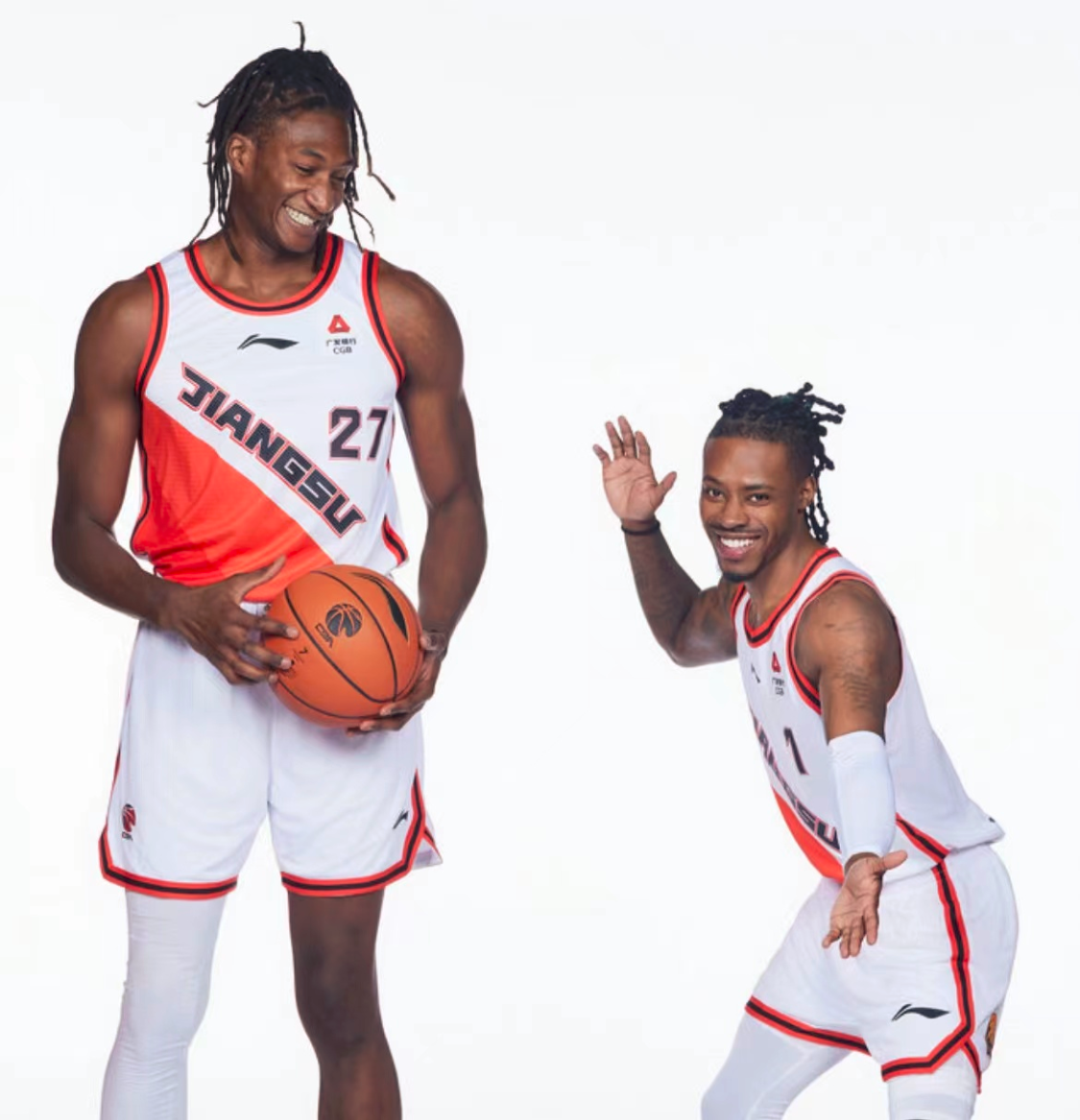 打2分钟,在场输7分,"cba卡佩拉"需要换个搭档_肯帝_莱利_本赛季