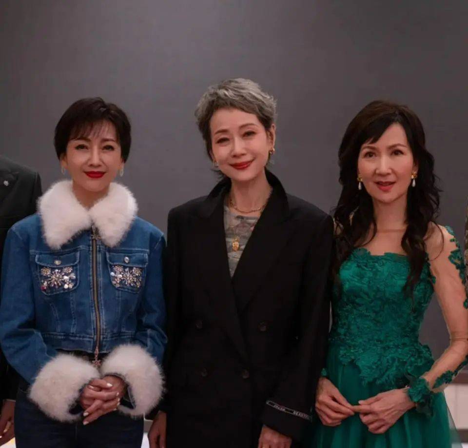 新白娘子30周年庆典:赵雅芝,叶童同台重现经典,小青魅力不减当年_岁月