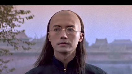 如今的他定居加拿大,有着爱犬陪伴身边生活过的平静和美好,因为这是