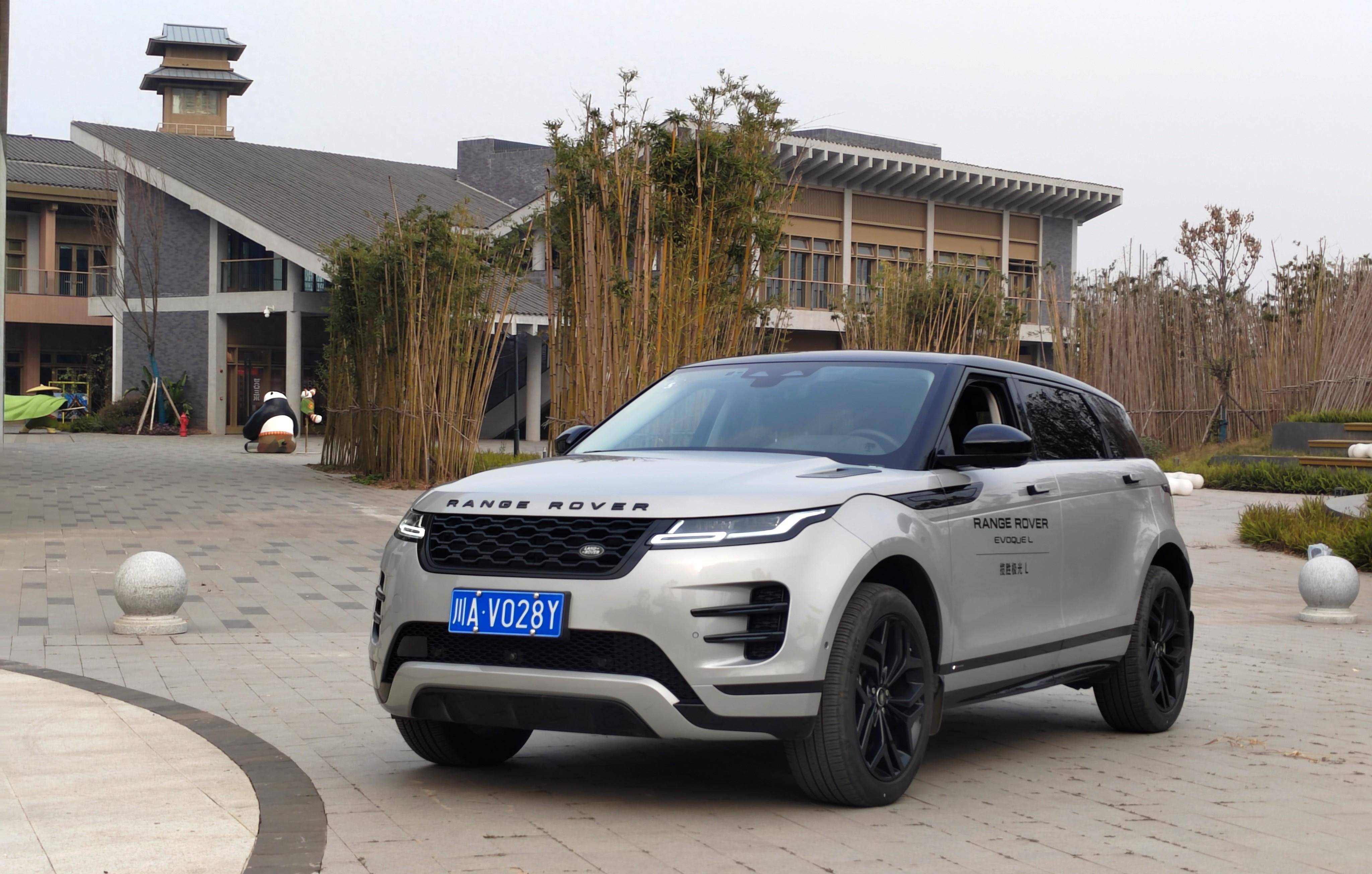 场地越野试驾路虎揽胜极光l,交叉轴滑轮组都无压力,出行好拍档_搜狐