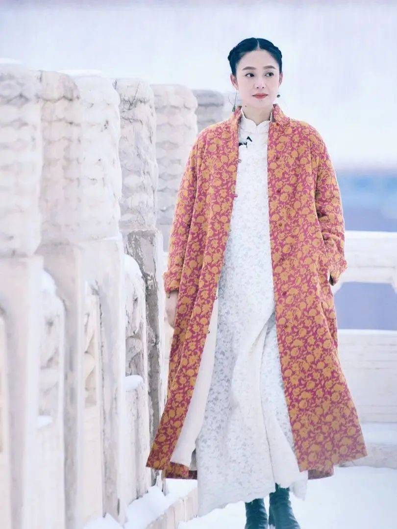 林依轮妻子西华晒近照住亿万豪宅被老公宠爱30年13