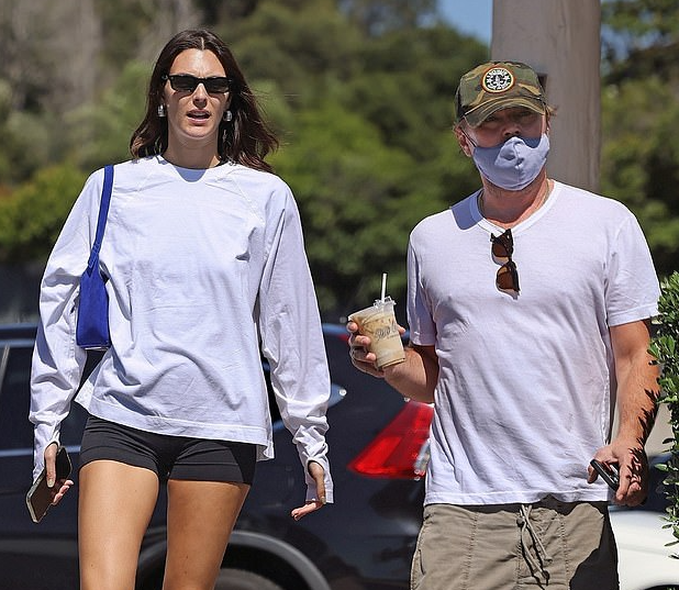 与旧爱出席活动拒同台,26岁卡米拉变化好大_莫罗尼_爱泼斯坦_名单