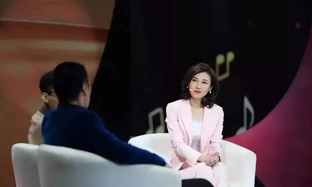 央视《海峡两岸》主播李红：注重培养孩子，在温暖家庭环境中成长_搜狐网