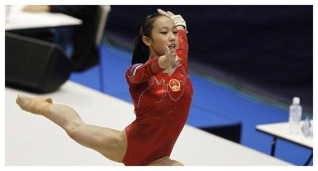 胡兵的腹肌,彭于晏的胸,黄立行的屁股,这些"老男人"也太顶了_科比