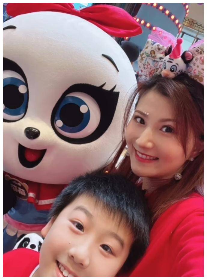 梁宇都远远无法和郑达相比,然而在珠江台的新闻主播行业之中,梁宇却是