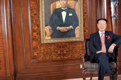 89岁的亿万富豪,五分钟赚一辆兰博基尼,却为人低调热