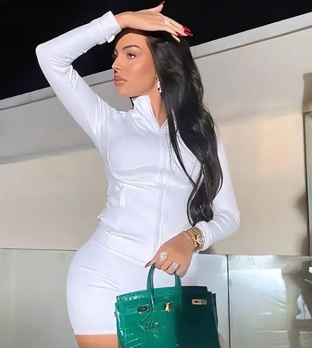 乔治娜:由平凡到传奇,用奢华生活和努力实现梦想_成功_社交_珠宝