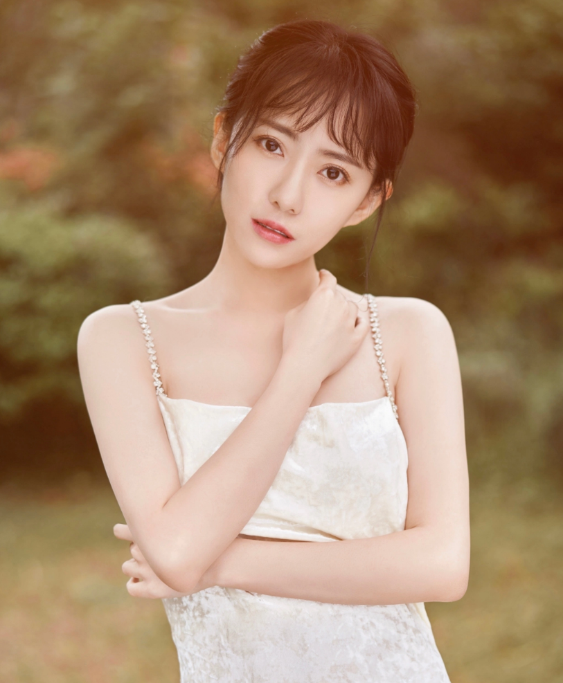 白宇:父亲拥有亿万身家,母亲也是演员,女朋友是大家熟悉的她_刘萌萌