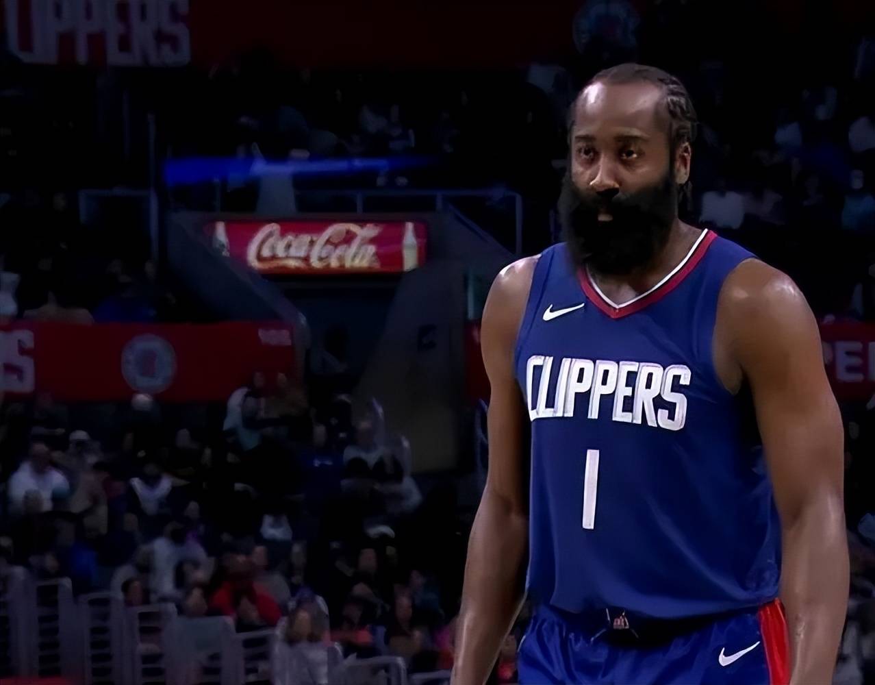 哈登:一名出色的投手,拥有非常出色的投篮技巧,尤其后撤步跳投_快船队