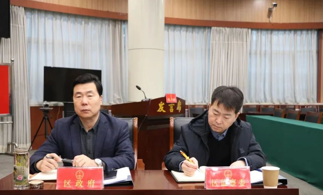 人大常委会主任郝桐,副主任赵双军,王俊苹,胡洪,刘俊燕和委员共计29人