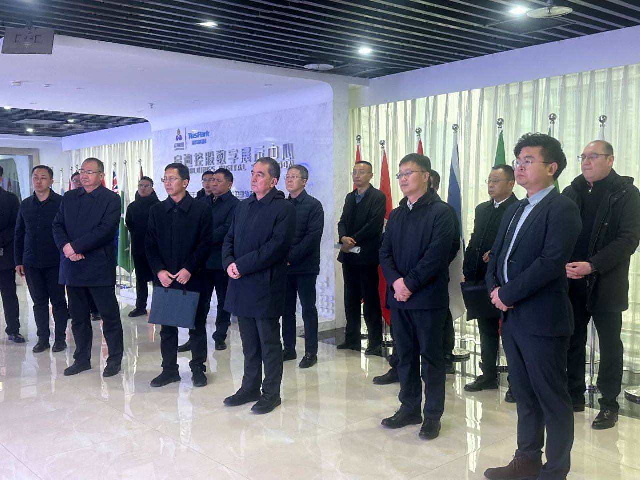 行署党组成员,喀什经济开发区党工委书记曲连东,喀什市委副书记,市长