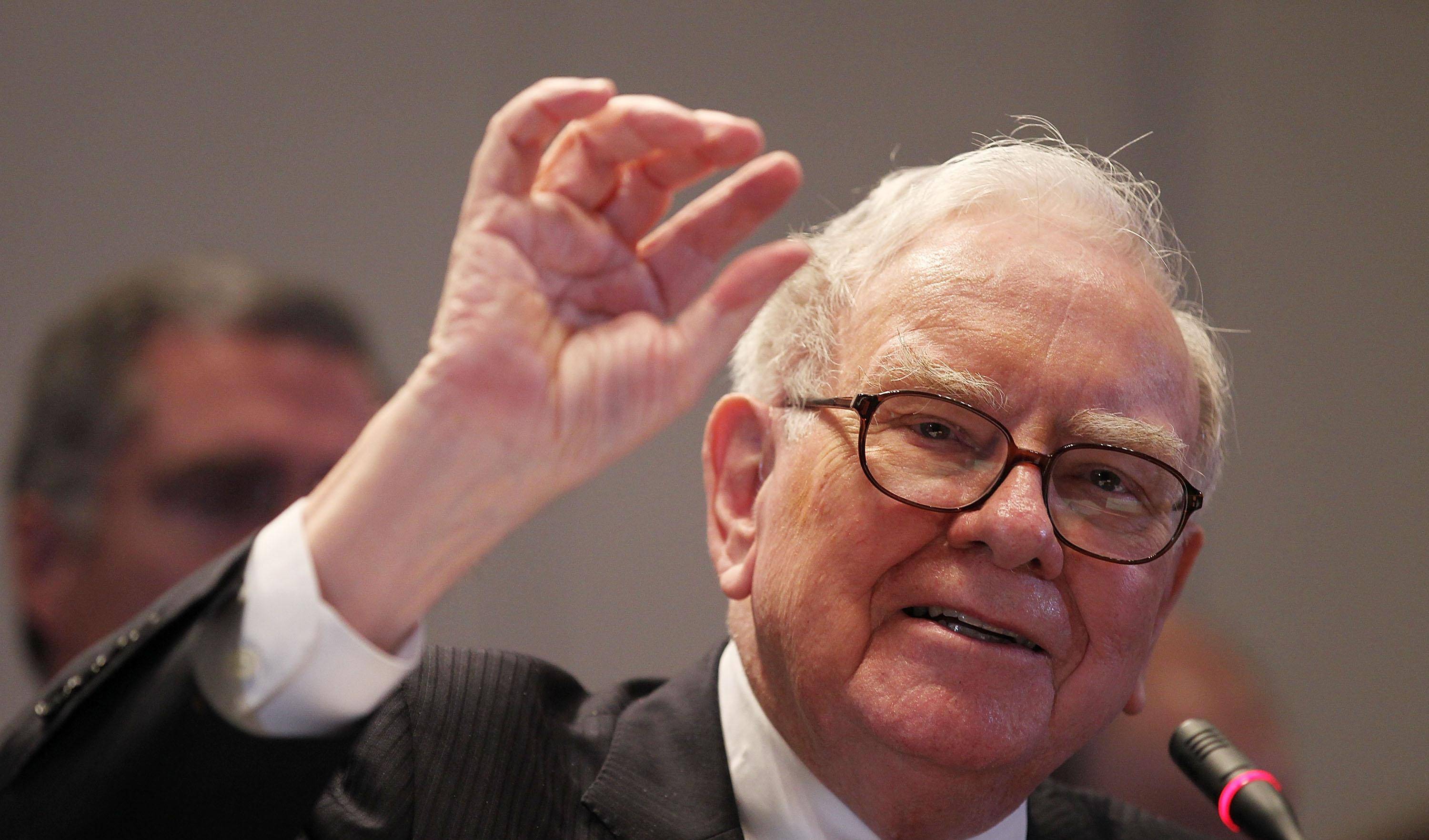 股神巴菲特经历了什么?为何怒气直言?_午餐_赵丹阳_朱晔