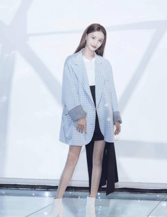 林小宅活动生图被疯传,看到她的全身照后:确定不是洋娃娃?_感觉_少女_