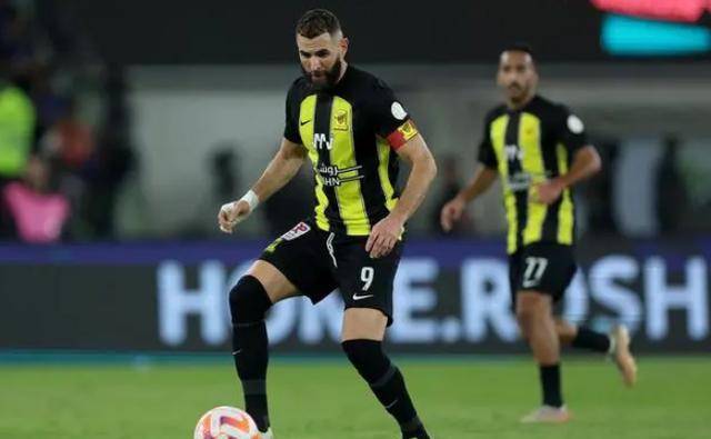 本泽马希望回归皇马遭拒绝,佛爷的承诺作废,他理解c罗的困境_发展