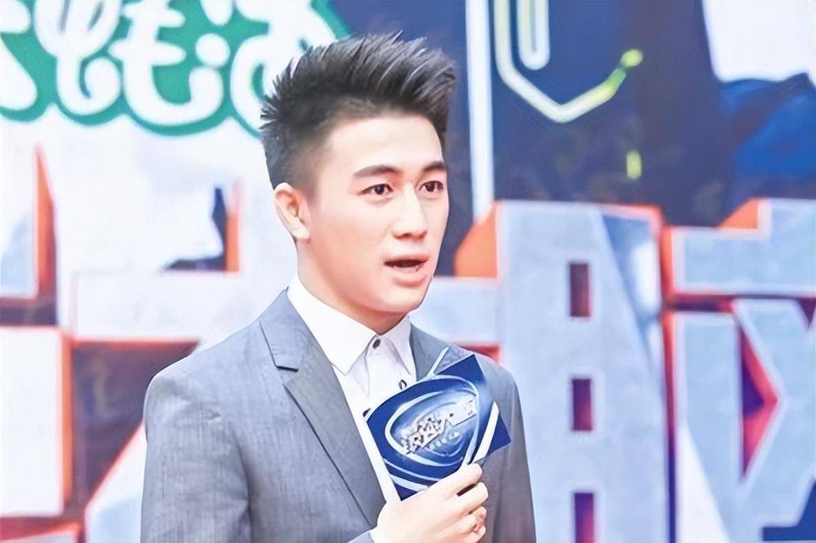 不仅旗下公司有创梦天地科技公司和创办了v5电子竞技俱乐部,还是澳门