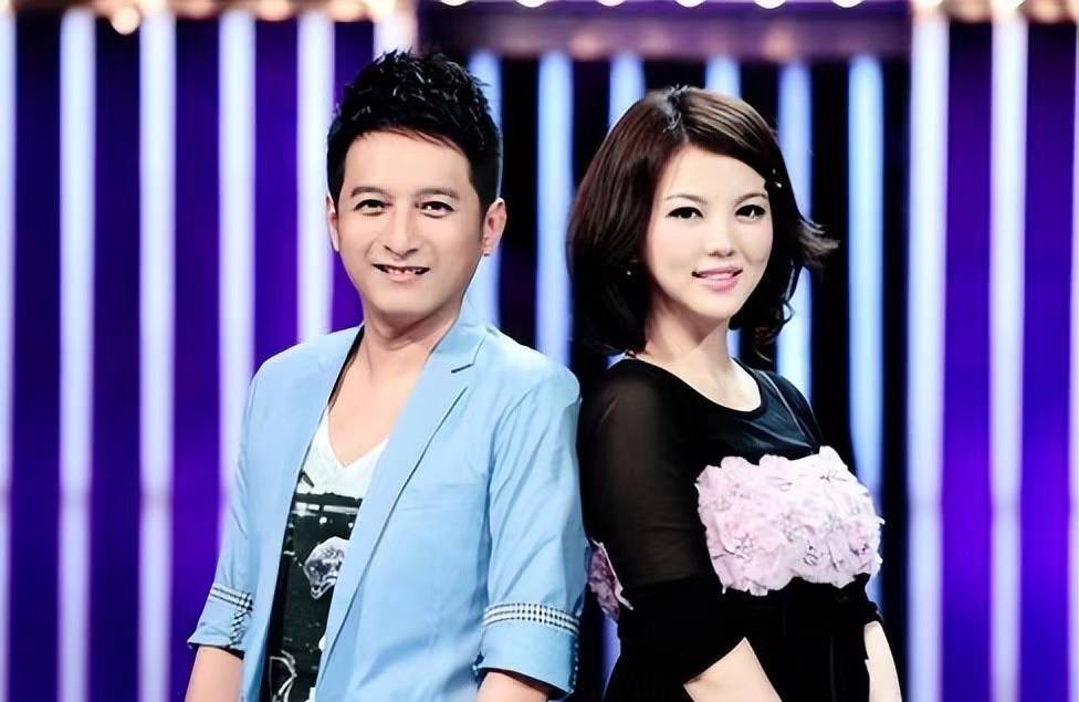 李湘和李维嘉同龄,李湘比他大几个月,早期他们在芒果台共同主持过很多