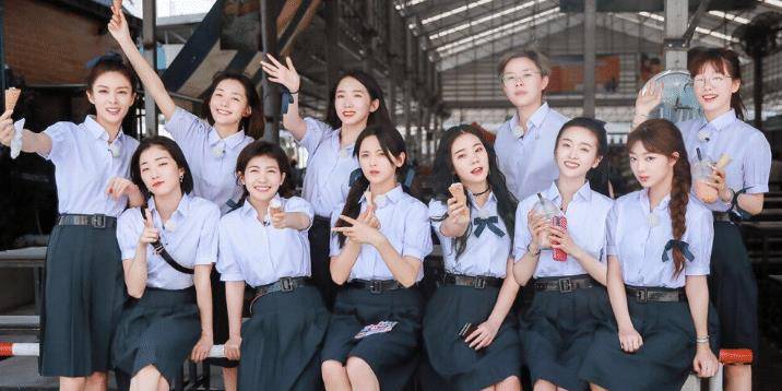 从五官乱飞到哭戏的神,甩掉滤镜,杨超越是彻底"脱胎换骨"了_母亲_弟弟