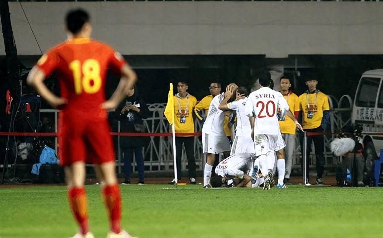 中国足球改革30年，为何越改越差，难道是因为踢球孩子太少了