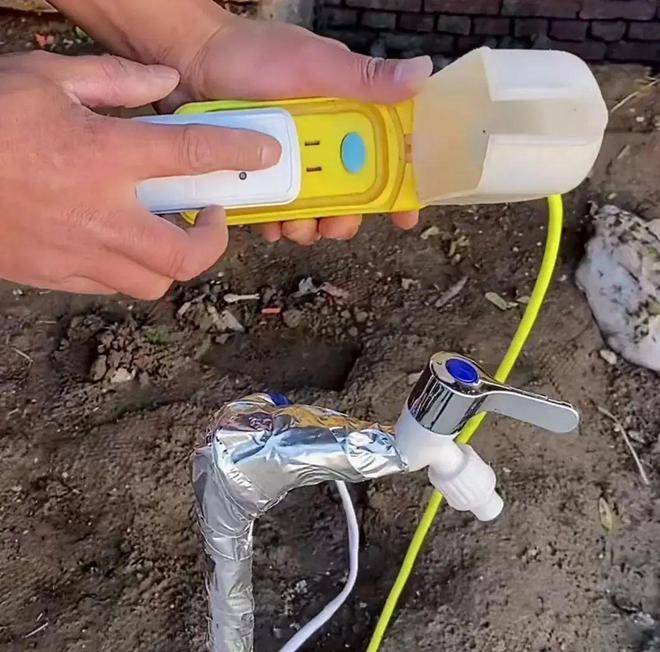 水管和水表"遭遇"寒冬上冻,4个解冻方法,任选其一轻松解决!