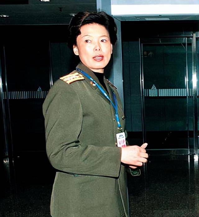 退役前,陈招娣只专注于竞争,即使退役后,她也被爱着,与丈夫郭晓明在一
