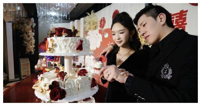 结婚不到5个月,女方已再婚,领证照曝光_高艺诺_网友_祝福
