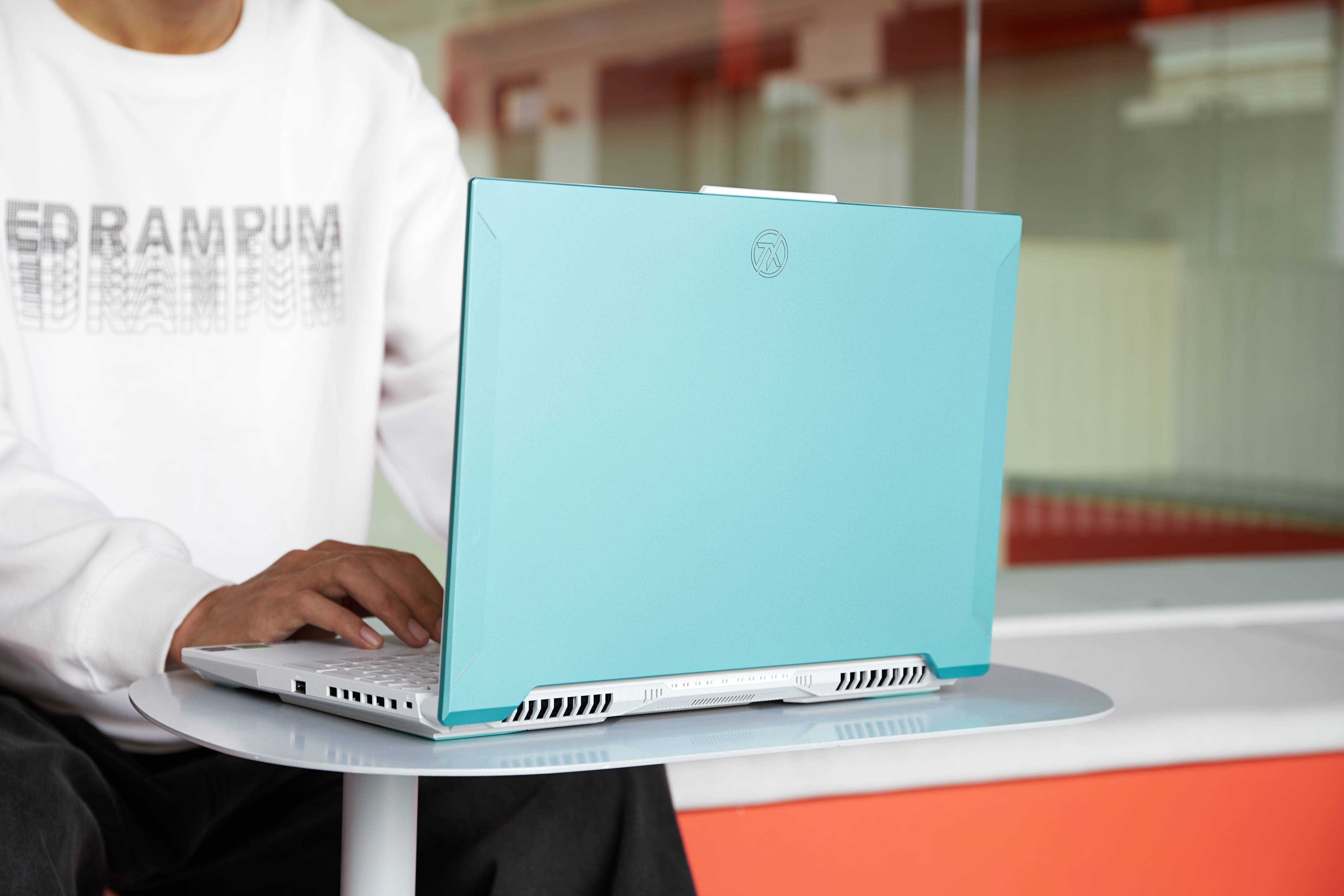 2024款游戏本怎么选?综合配置外观口碑多重考量,我更推荐这一款