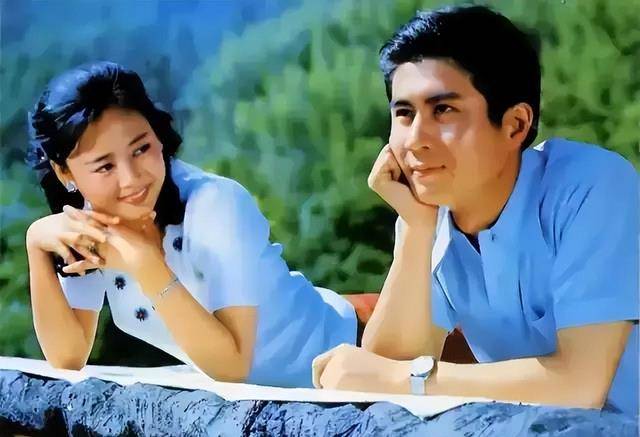 来说说姜维是如何保持优雅老去的吧~1.看看66岁的张维.