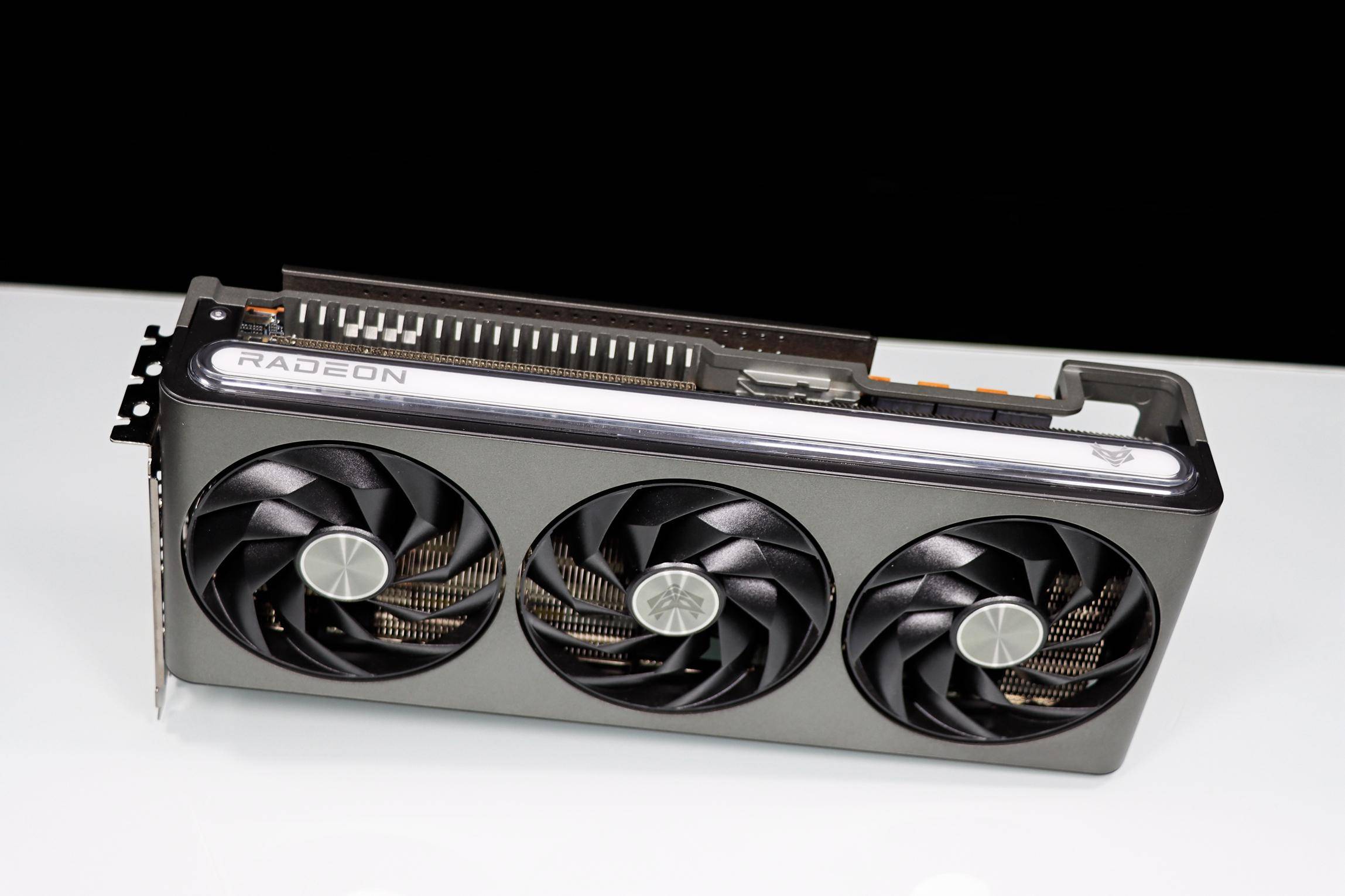 华硕b760 重炮手 wifi ii 了解一下,它的扩展能力更强,用起来更舒适