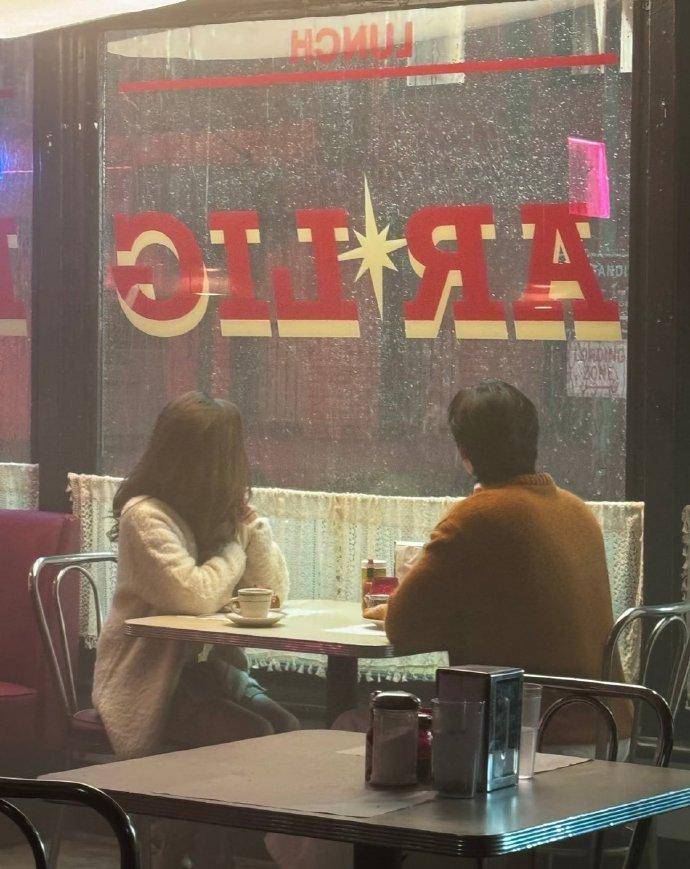 虽然车银优的目击者声称这是约会,但韩国网友们的焦点是车银优新作品