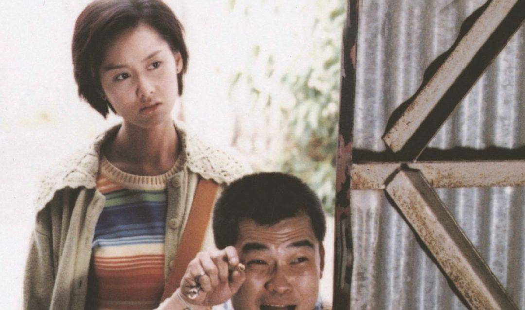 52岁朱茵近照曝光:眼袋耷拉,容颜憔悴,美人终究是迟暮了?