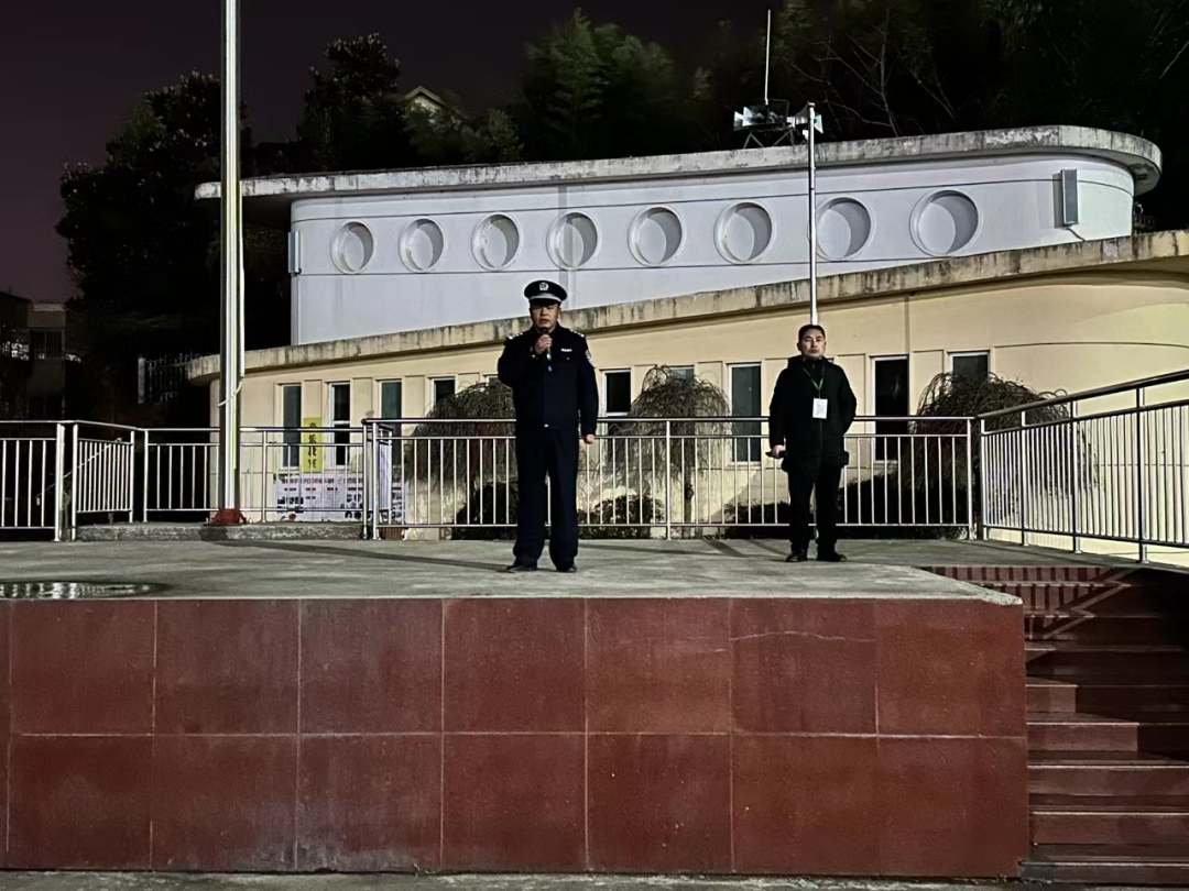 警校共建 | 南湾分局法制副校长深入宋基中学开展安全宣教工作_演练