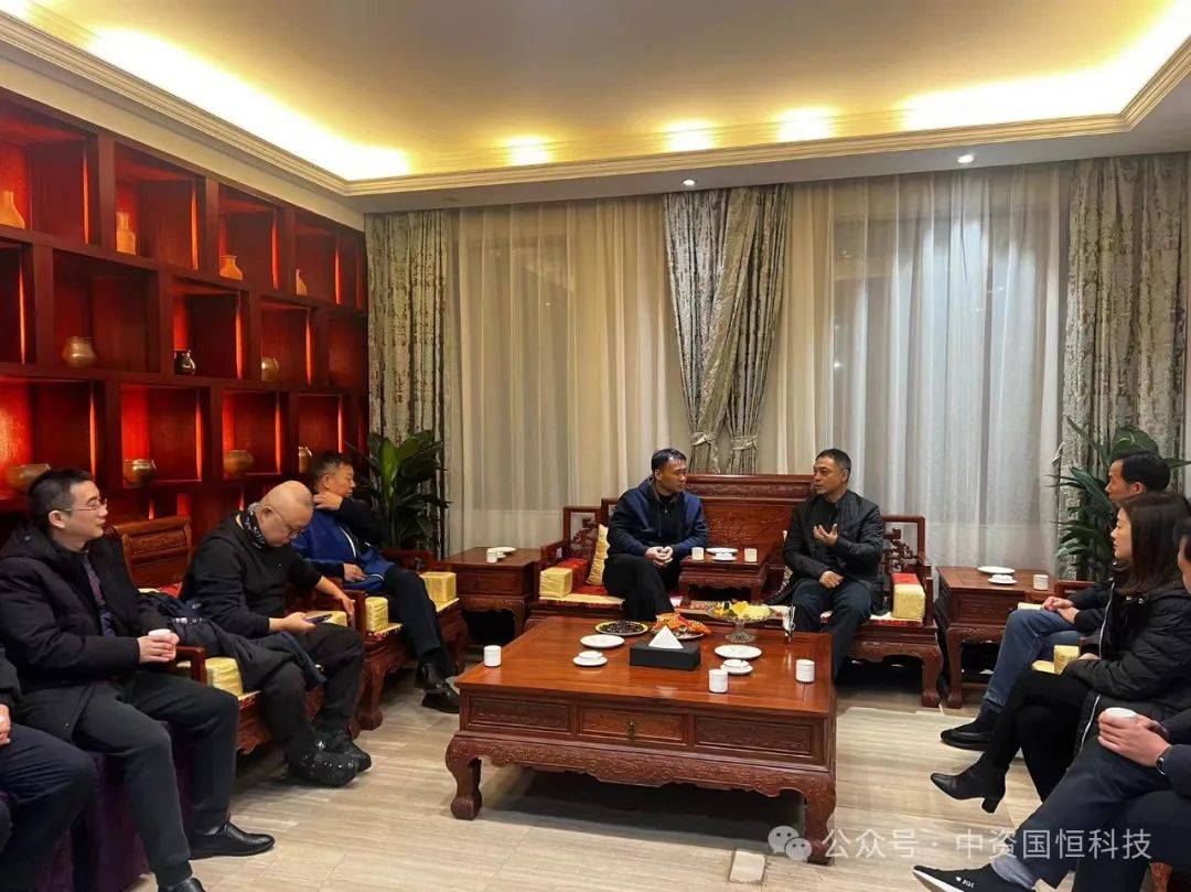 研讨会上,丰城市市委书记徐结强,市委副书记,市长张书基,市委常委