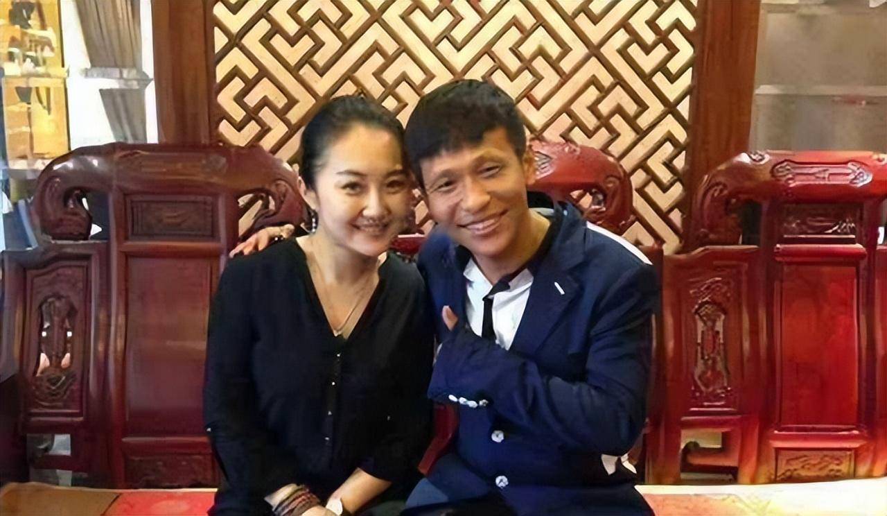 吴云飞老婆和他照片图片