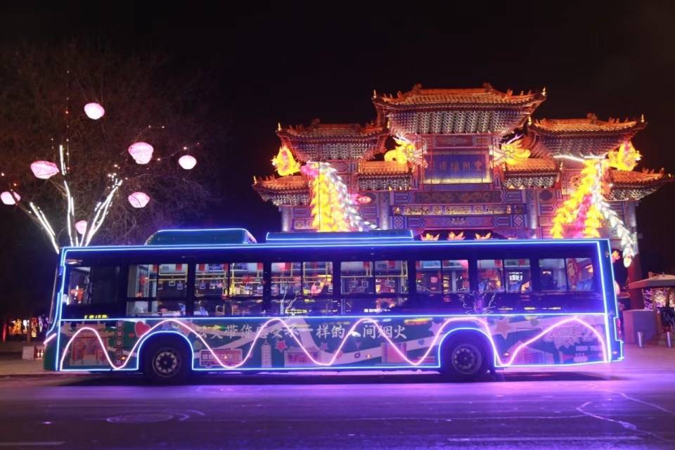 公交带您看流光溢彩的青城夜景_呼和浩特_观光_巴士