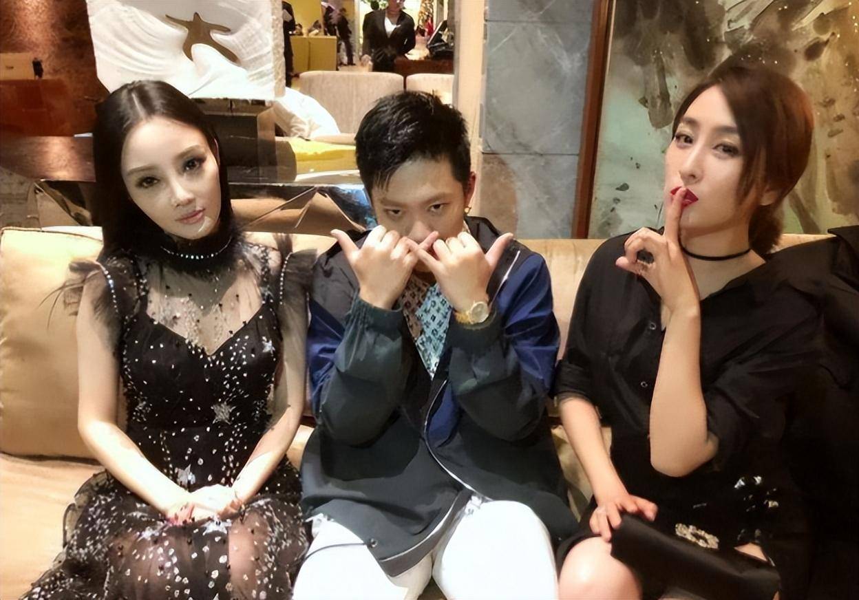 有种"整容"叫贾乃亮离婚,前妻李小璐变化不大,他却像换了个人_表演