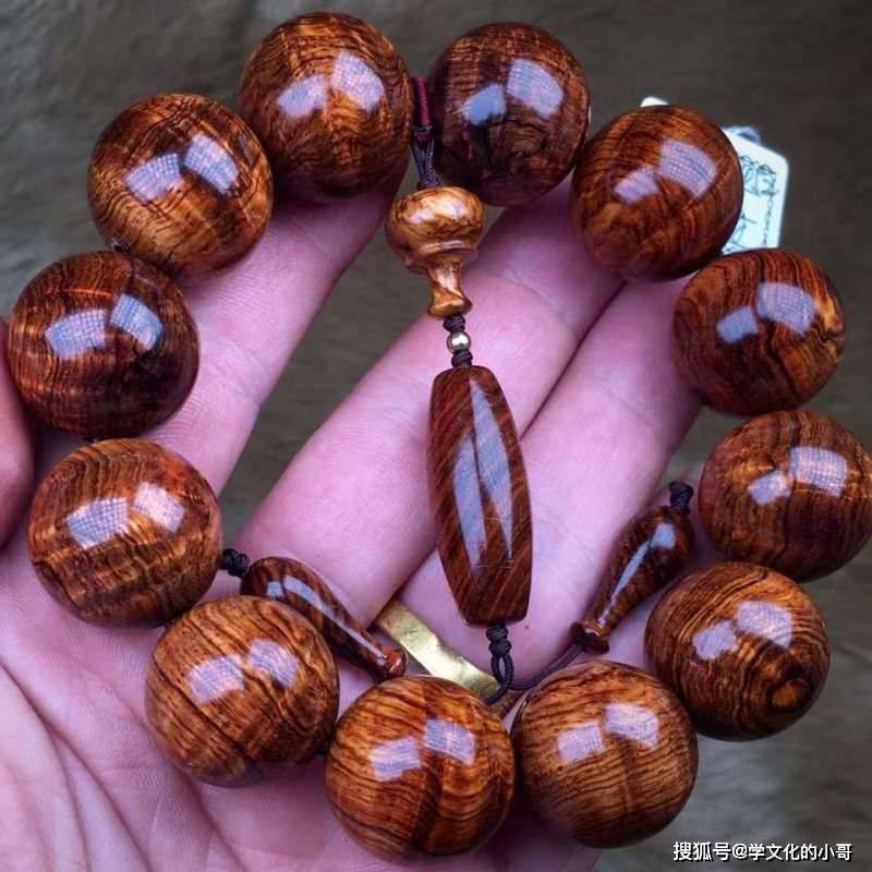 海南黄花梨手串怎么盘玩比较靠谱?_包浆_时间_表面