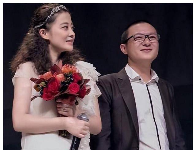 梅婷感激地说,她40岁生下第二个孩子的决定正是因为曾剑的无微不至的