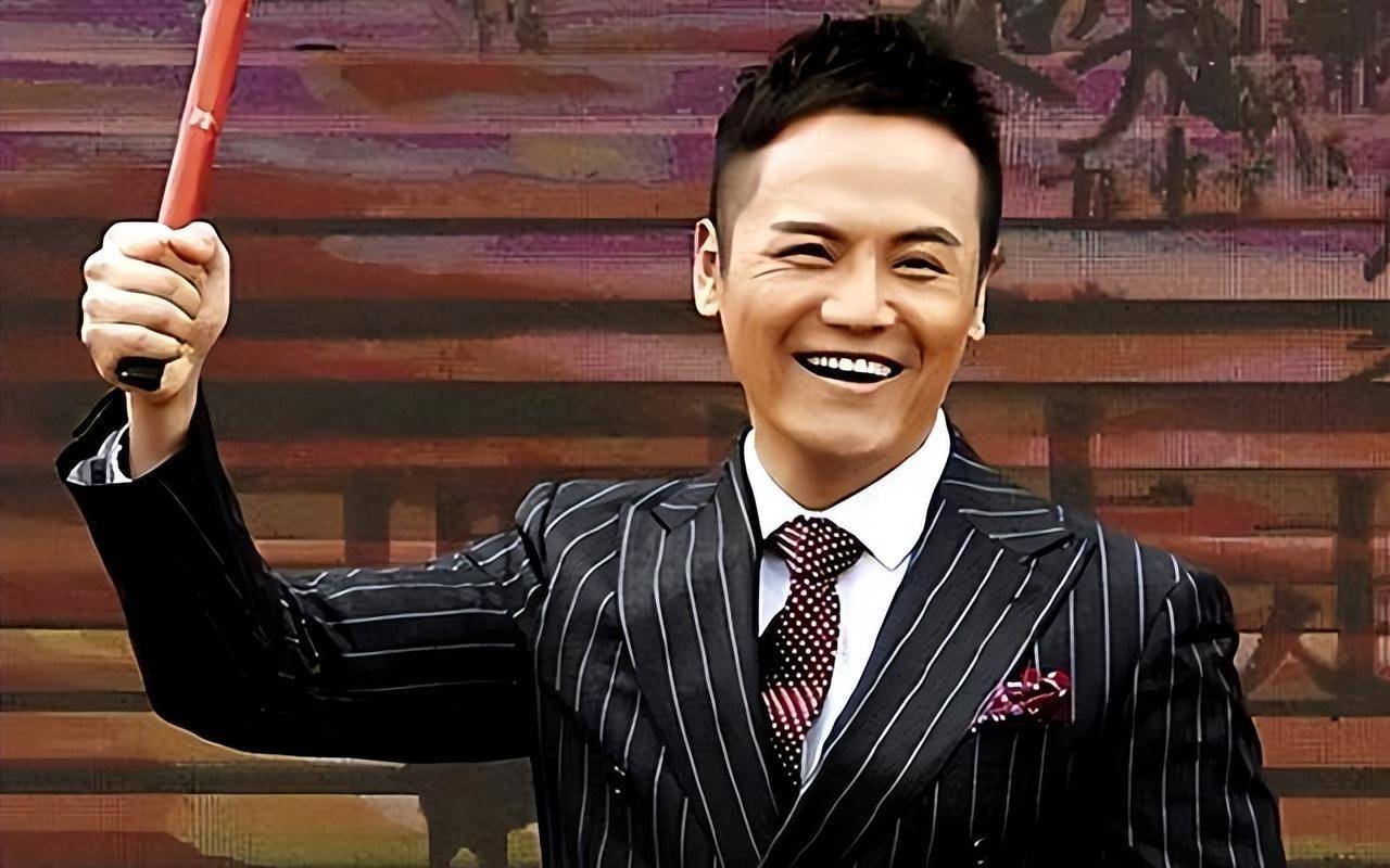 姬他第一次亲眼见识到庞大的摄影棚,精良的摄像设备,以及花样翻新的