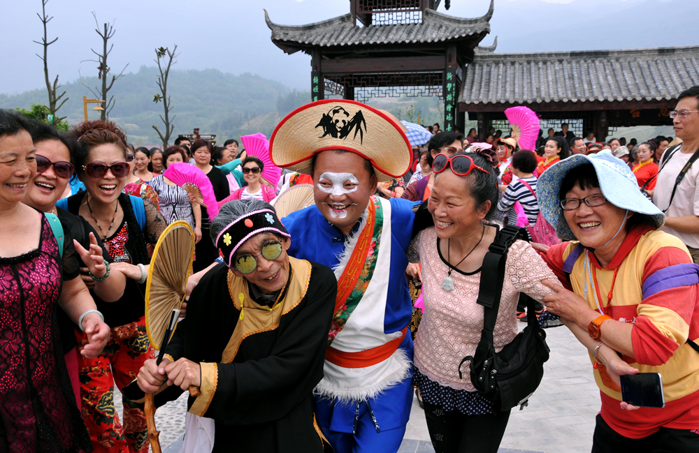 动车1h直达,春节寻味雅安!砂锅雅鱼,石棉烧烤,天全椒麻鸡.
