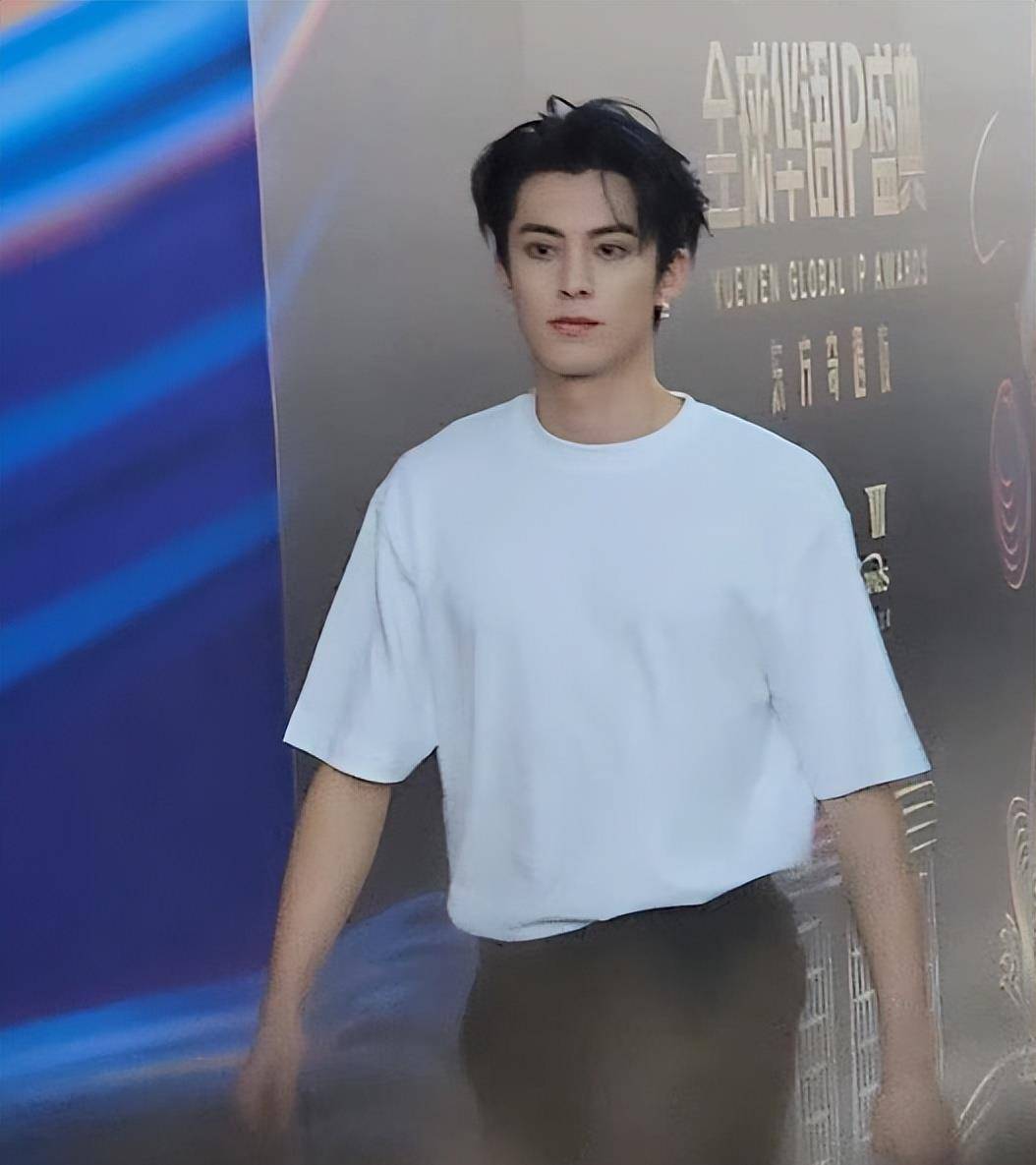 新加坡这晚:王楚然绝美,宋轶水蛇腰抢镜,都不及张雨绮