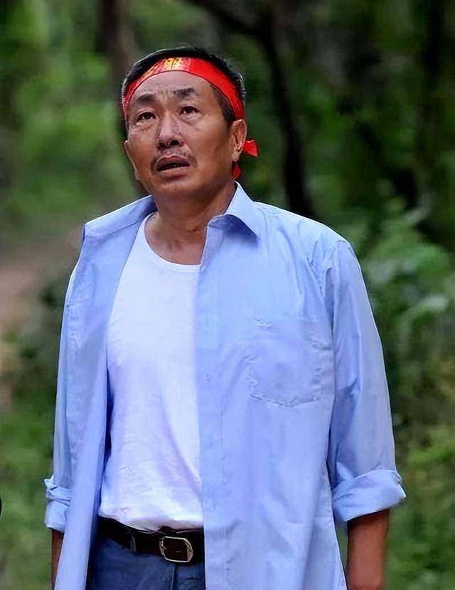 老戏骨杜源:4岁认识爱妻,结婚41年零绯闻,女儿成了最大骄傲_表演