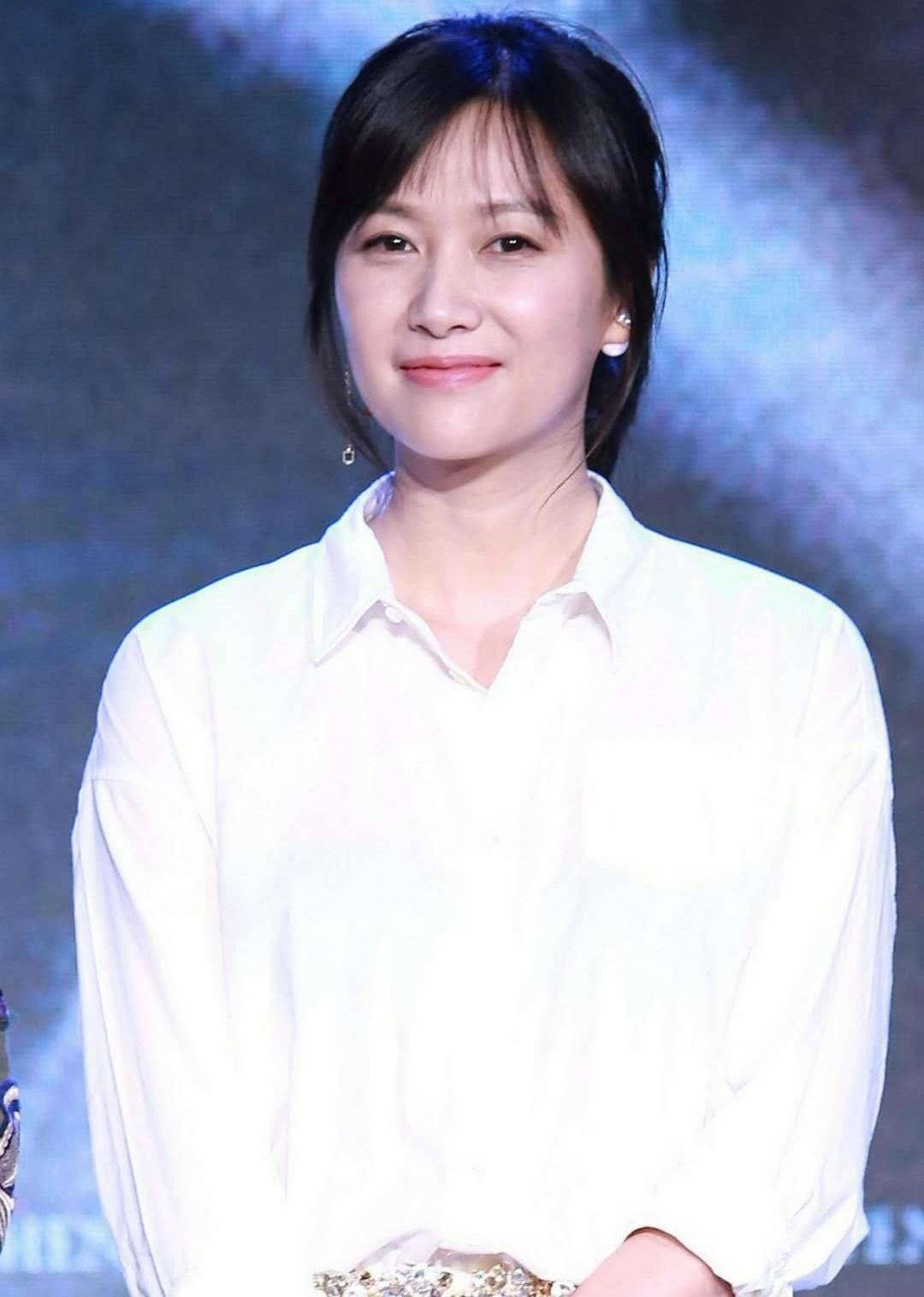 徐静蕾怀孕传闻再掀波澜:才女私生活成焦点,网友热议不断_公众人物