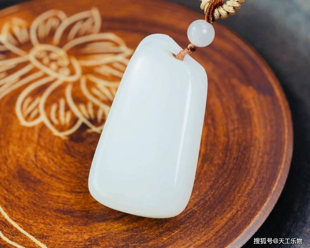 玩不了白度的和田玉!白玉应该怎么买?_罗甸_玉种_料子