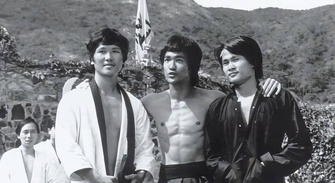 功夫巨星传奇:林正英与李小龙,武道精神永流传的影坛双雄_元华_小时候