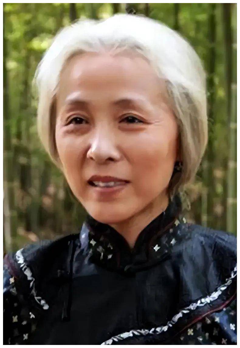 郭宝昌的遗孀柳格格:单身无儿无女,如今有懊悔和烦忧_陶金_工作_播音