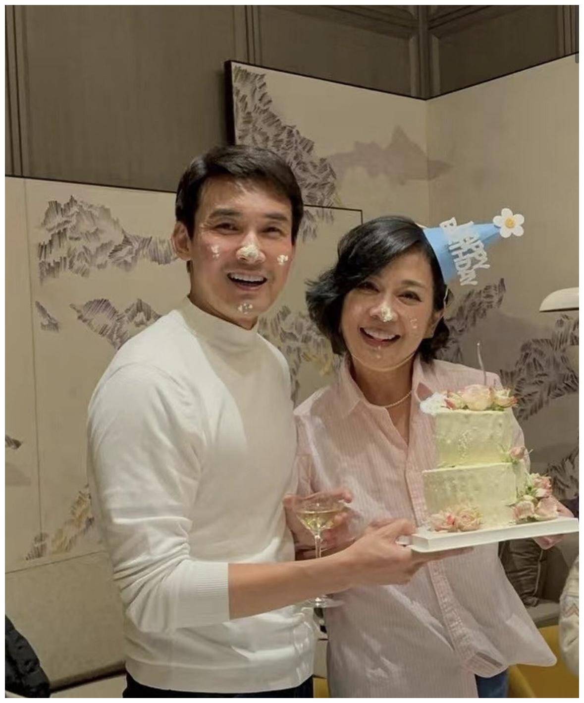 陈松伶与小9岁丈夫庆生,减肥后颜值回巅峰,结婚13年未育仍幸福_张铎