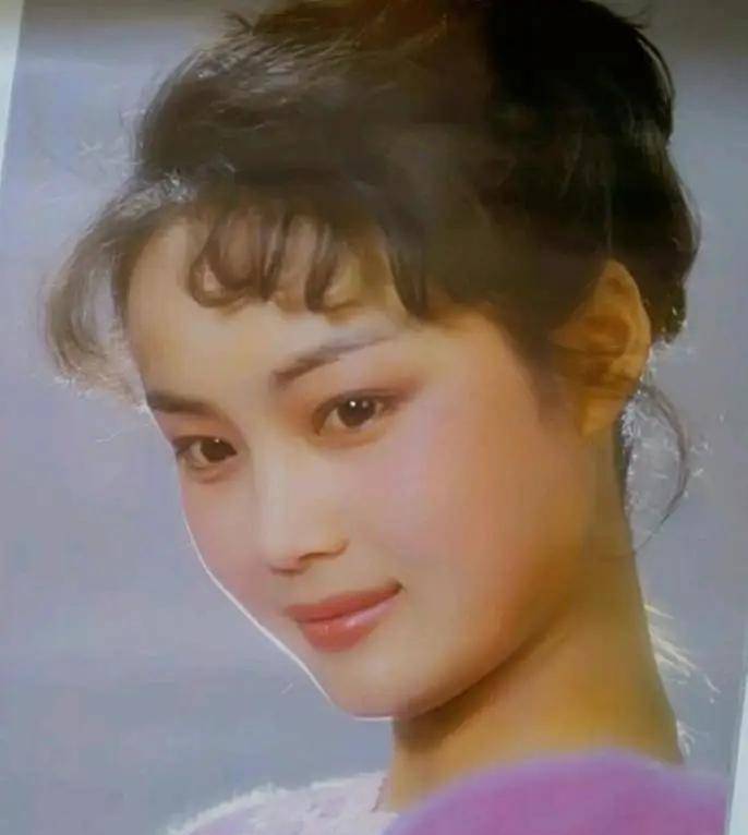 她是著名演员,二婚带女儿嫁同行为妻,一家四口生活幸福美满_茹萍_经历