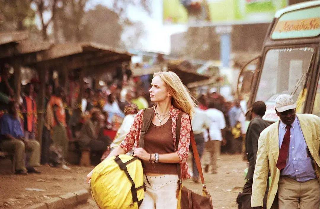 跨文化交际视角下,电影《白色的马赛女人》中的悲剧爱情_卡罗拉_主人