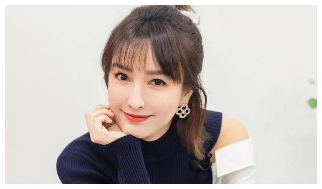 李湘复出双下巴明显,搭档李维嘉直播带货,快乐家族全员回归芒果