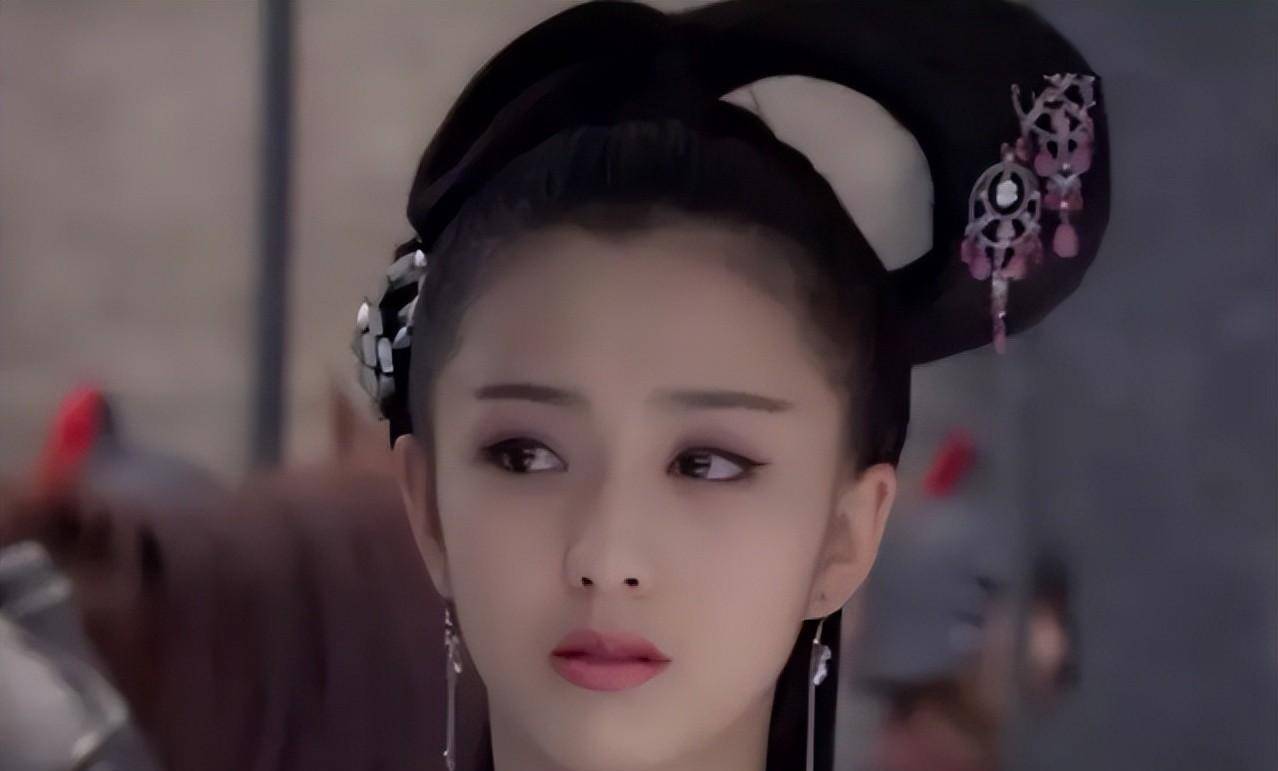 褒姒:轻轻一笑,就让一个国家灭亡了,而她真有这么大的威力吗?